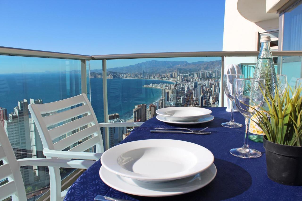 High Rise Apartment On The 39Th Floor With Private Terrace And Sea Views 베니돔 외부 사진