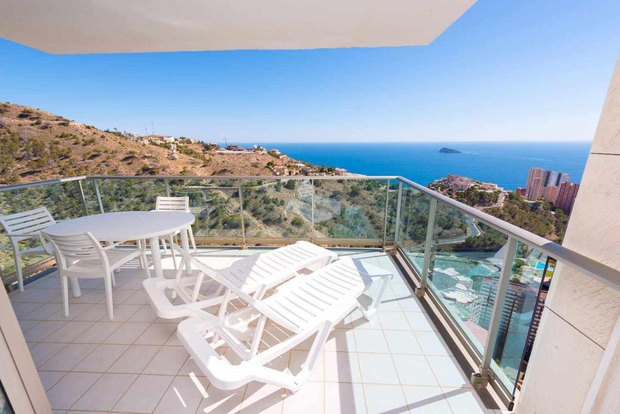 High Rise Apartment On The 39Th Floor With Private Terrace And Sea Views 베니돔 외부 사진