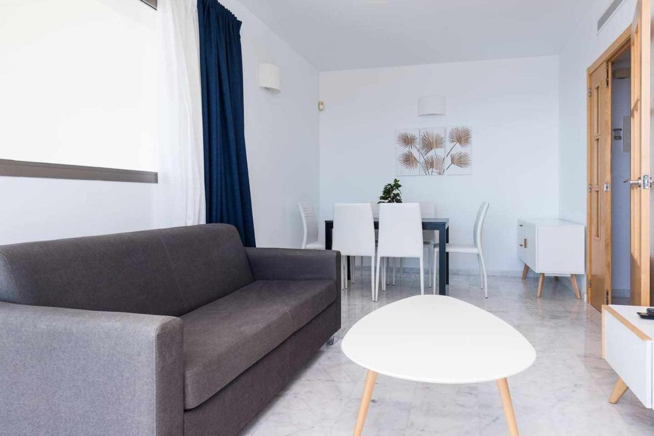 High Rise Apartment On The 39Th Floor With Private Terrace And Sea Views 베니돔 외부 사진