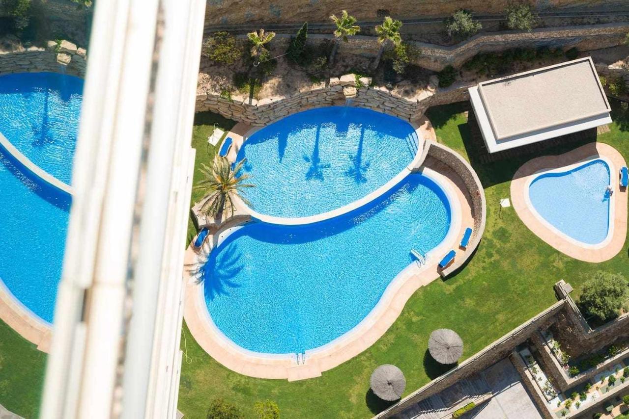 High Rise Apartment On The 39Th Floor With Private Terrace And Sea Views 베니돔 외부 사진