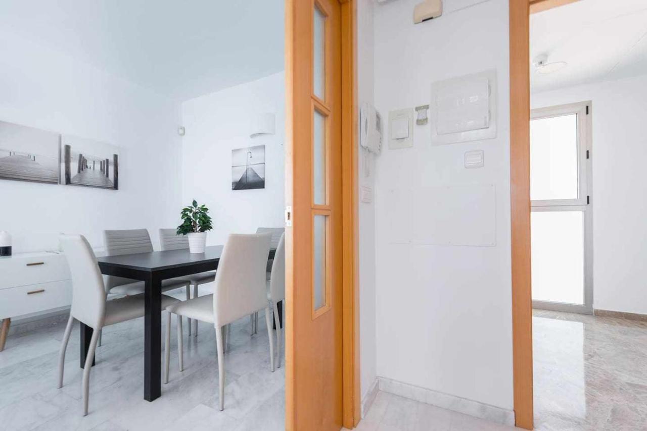 High Rise Apartment On The 39Th Floor With Private Terrace And Sea Views 베니돔 외부 사진