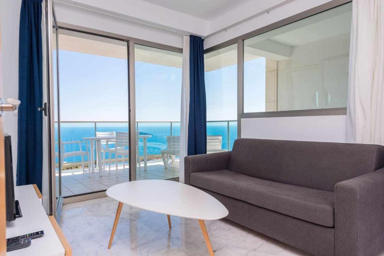 High Rise Apartment On The 39Th Floor With Private Terrace And Sea Views 베니돔 외부 사진