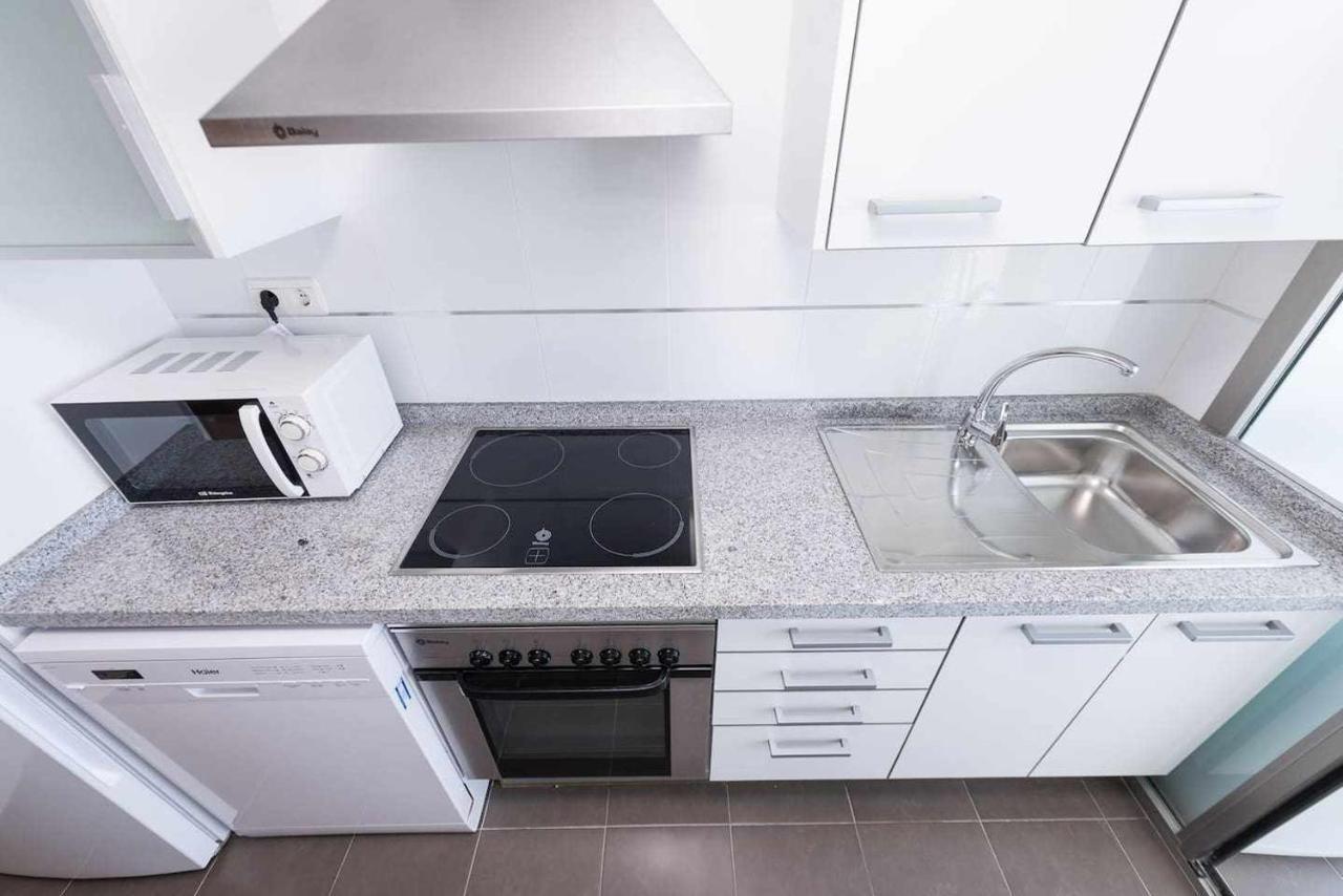 High Rise Apartment On The 39Th Floor With Private Terrace And Sea Views 베니돔 외부 사진