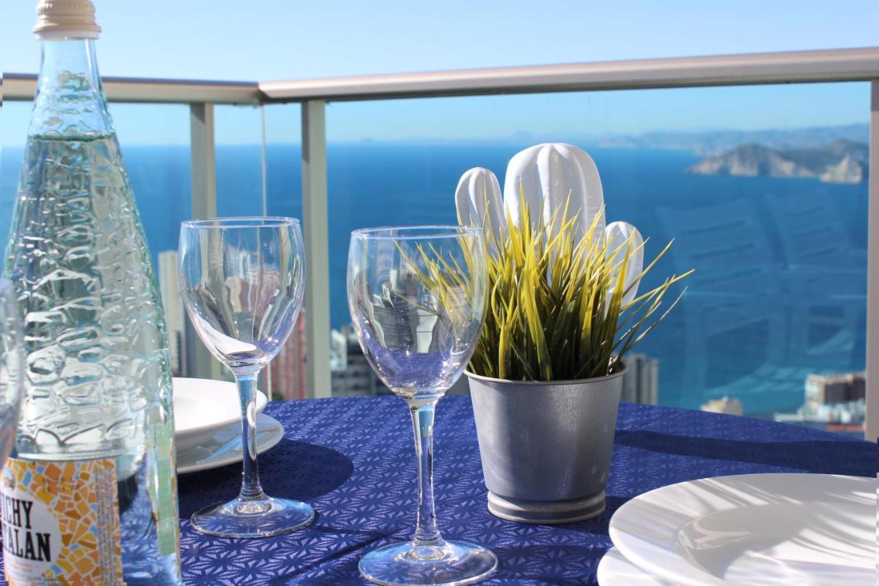 High Rise Apartment On The 39Th Floor With Private Terrace And Sea Views 베니돔 외부 사진