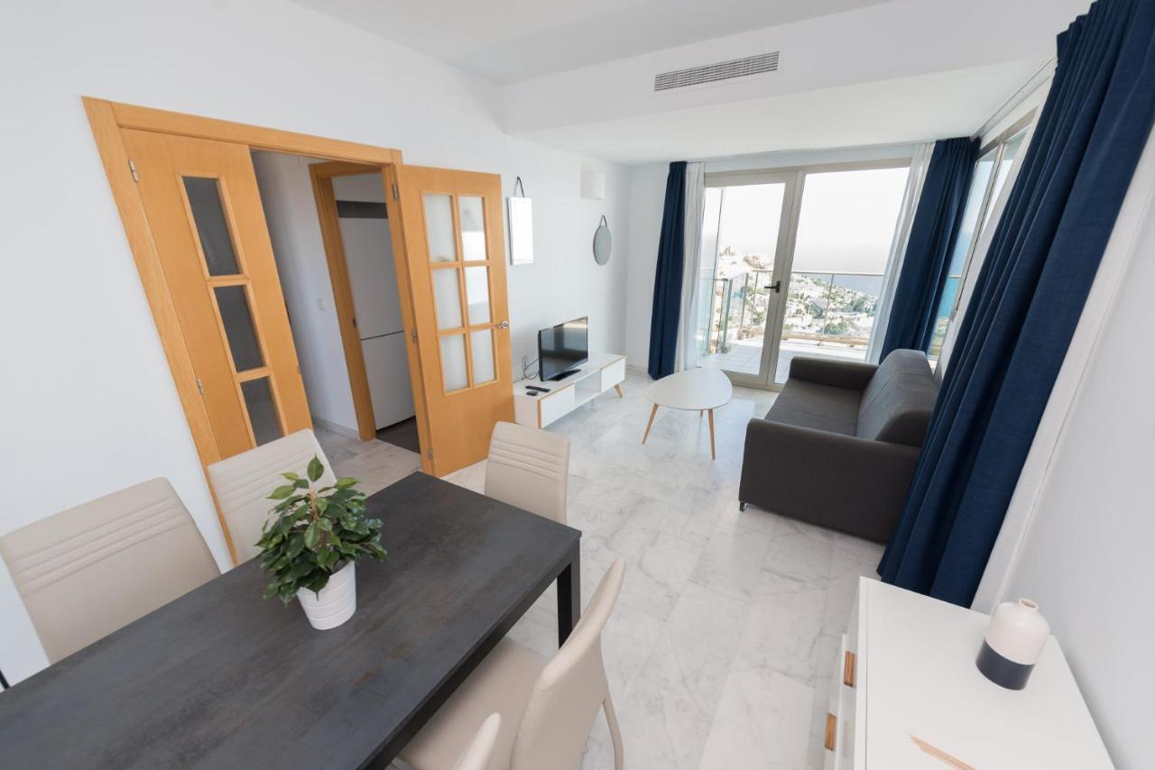 High Rise Apartment On The 39Th Floor With Private Terrace And Sea Views 베니돔 외부 사진