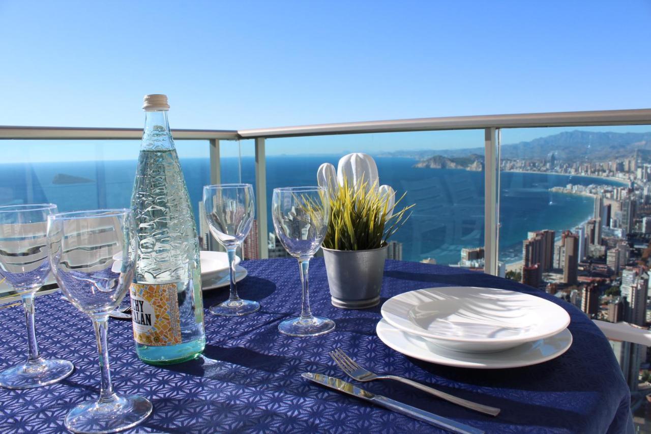 High Rise Apartment On The 39Th Floor With Private Terrace And Sea Views 베니돔 외부 사진