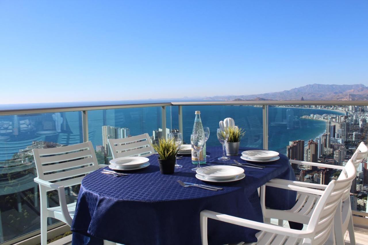 High Rise Apartment On The 39Th Floor With Private Terrace And Sea Views 베니돔 외부 사진