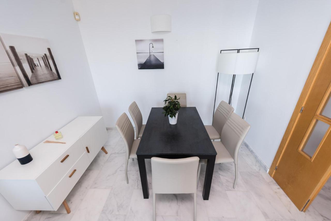 High Rise Apartment On The 39Th Floor With Private Terrace And Sea Views 베니돔 외부 사진