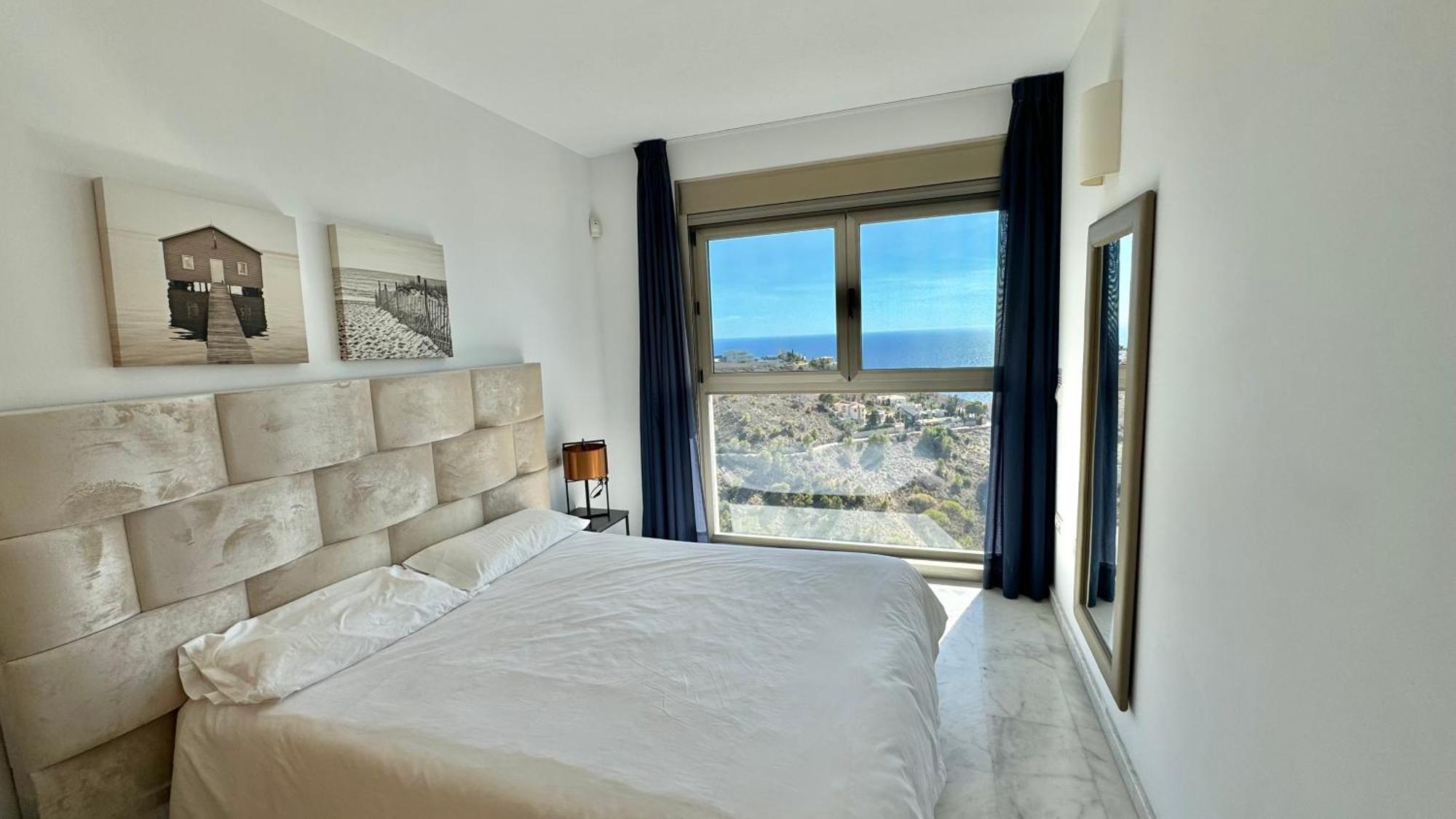 High Rise Apartment On The 39Th Floor With Private Terrace And Sea Views 베니돔 외부 사진