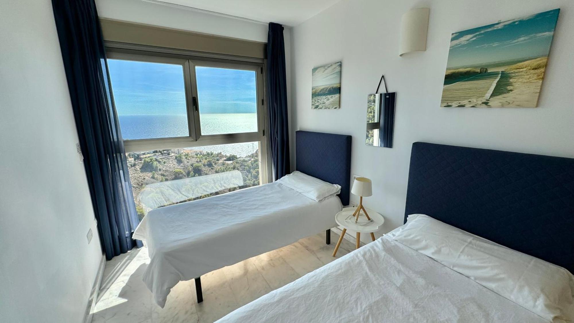 High Rise Apartment On The 39Th Floor With Private Terrace And Sea Views 베니돔 외부 사진